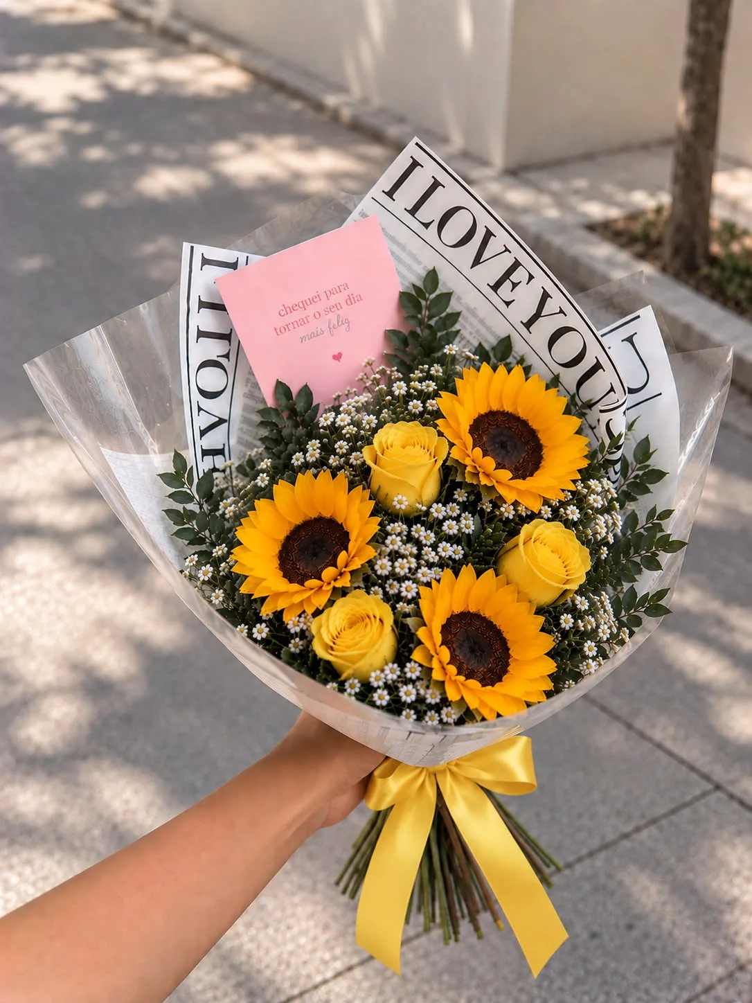 Buquê Baby de Rosas Amarelas com Girassóis